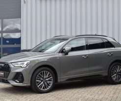Alternative view of Audi Q3 45 Tfsi e 245 Pk S-Line Black Ed 2021