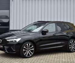 Alternative view of Volvo XC60 2.0 T8 Plug-in Hybrid AWD 455 Pk R-Design 2022