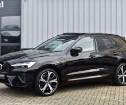 Alternative view of Volvo XC60 2.0 T6 Plug-in Hybrid AWD 350 Pk R-Design 2022