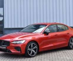 Alternative view of Volvo S60 2.0 T6 AWD Twin Engine R-Design 2020