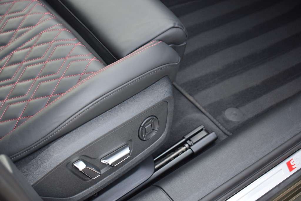 Audi A6 Avant 55 TFSI e Quattro 367 Pk S-Line Competition 2023 - Afbeelding 11