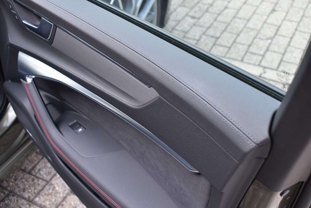 Audi A6 Avant 55 TFSI e Quattro 367 Pk S-Line Competition 2023 - Afbeelding 15